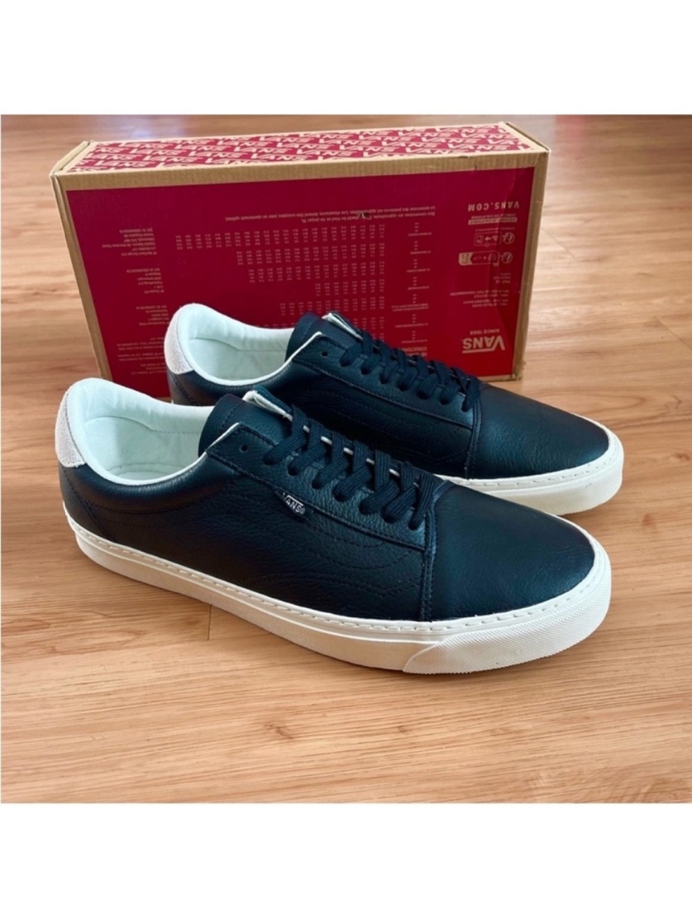 Vans Old Skool Lux Shoes
Black Leather Mens 12.0 US - Picture 9 of 13